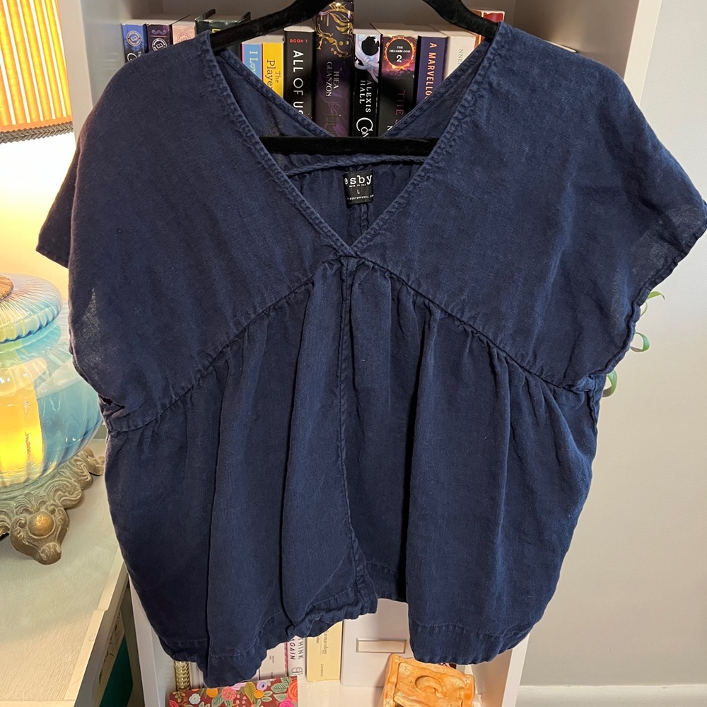 Esby navy blue linen top, sz L